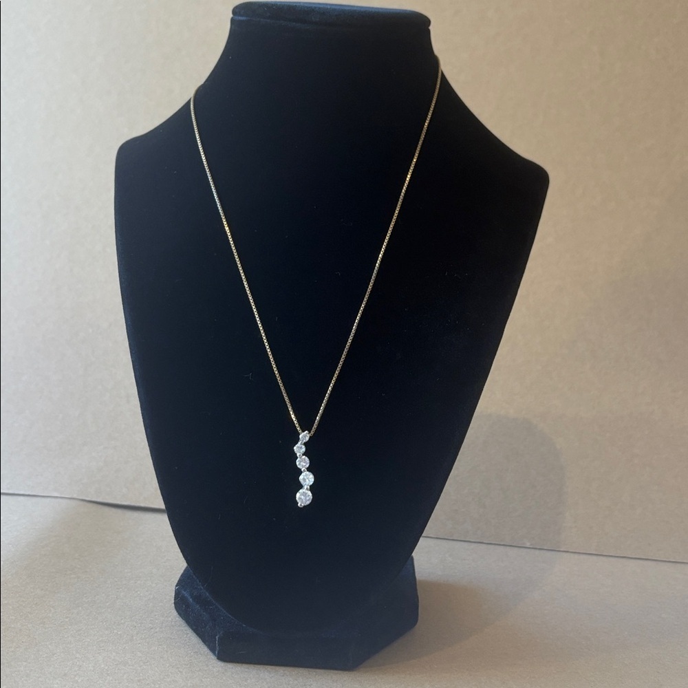 Silver journey pendant .925 with 5 tier’ed Moissanites - Picture 3 of 6